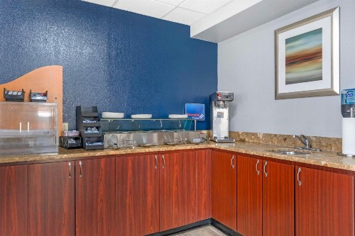 Best Western Royal Inn - image 32