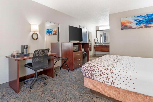 Best Western Royal Inn - image 36