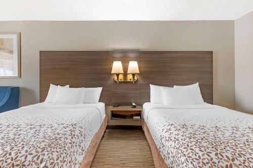 Best Western Royal Inn - image 4