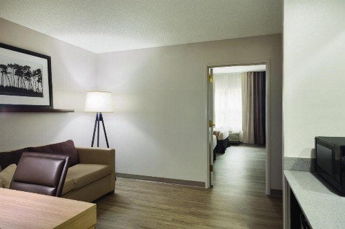 Country Inn & Suites by Radisson Chattanooga-Lookout Mountain - image 29