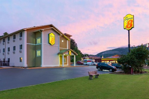 Super 8 by Wyndham Chattanooga Lookout Mountain TN - image 25