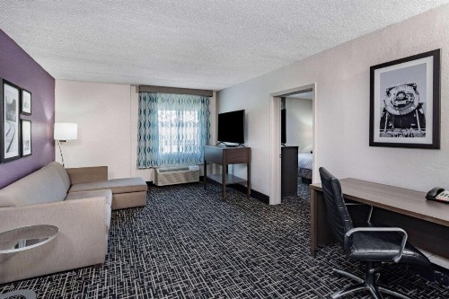 La Quinta by Wyndham Chattanooga - East Ridge - image 23