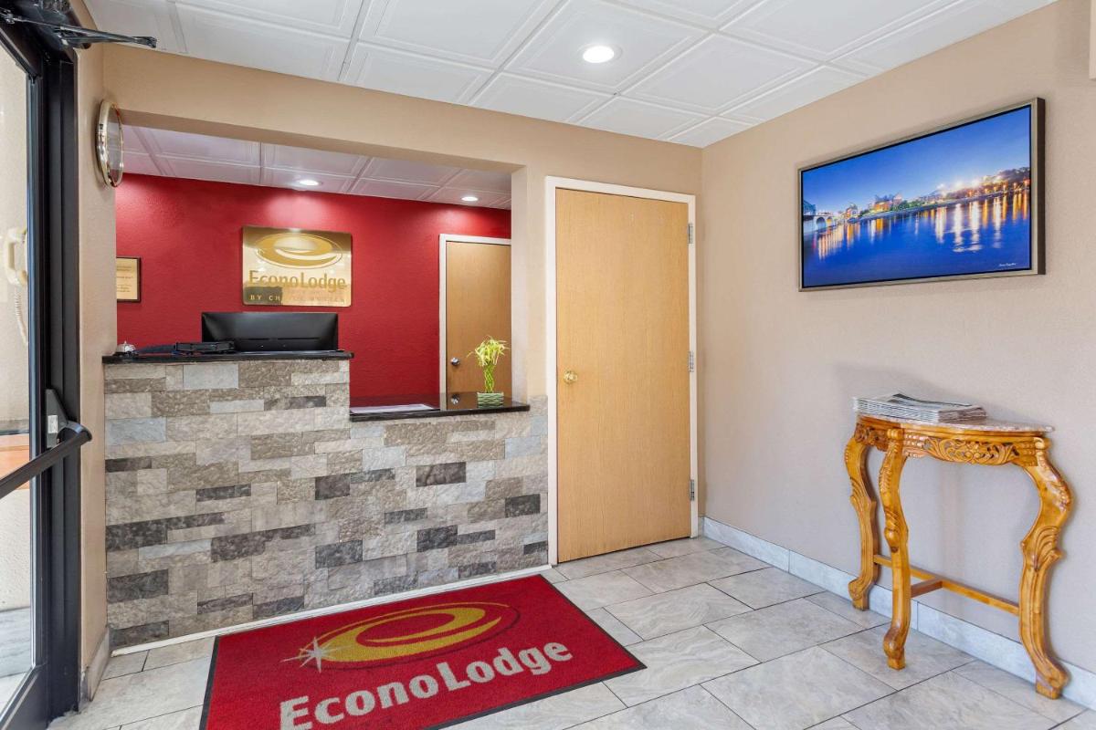 Econo Lodge Lookout Mountain - image 4