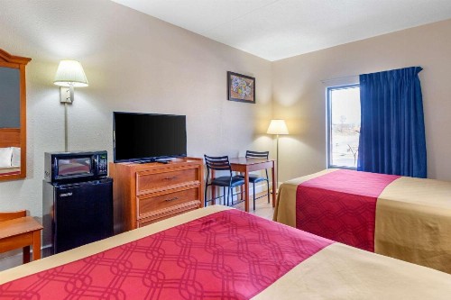 Econo Lodge Lookout Mountain - image 5