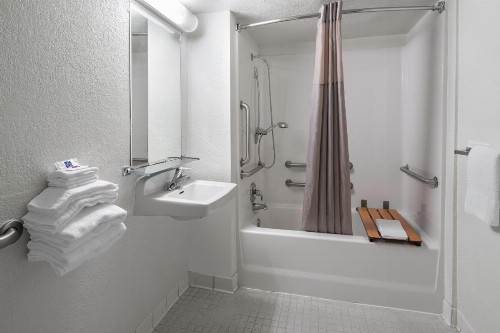 Americas Best Value Inn & Suites-Chattanooga - image 18