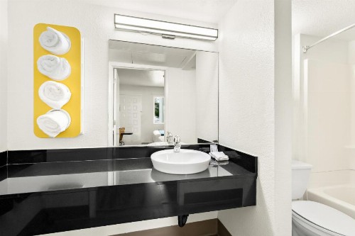 Americas Best Value Inn & Suites-Chattanooga - image 25