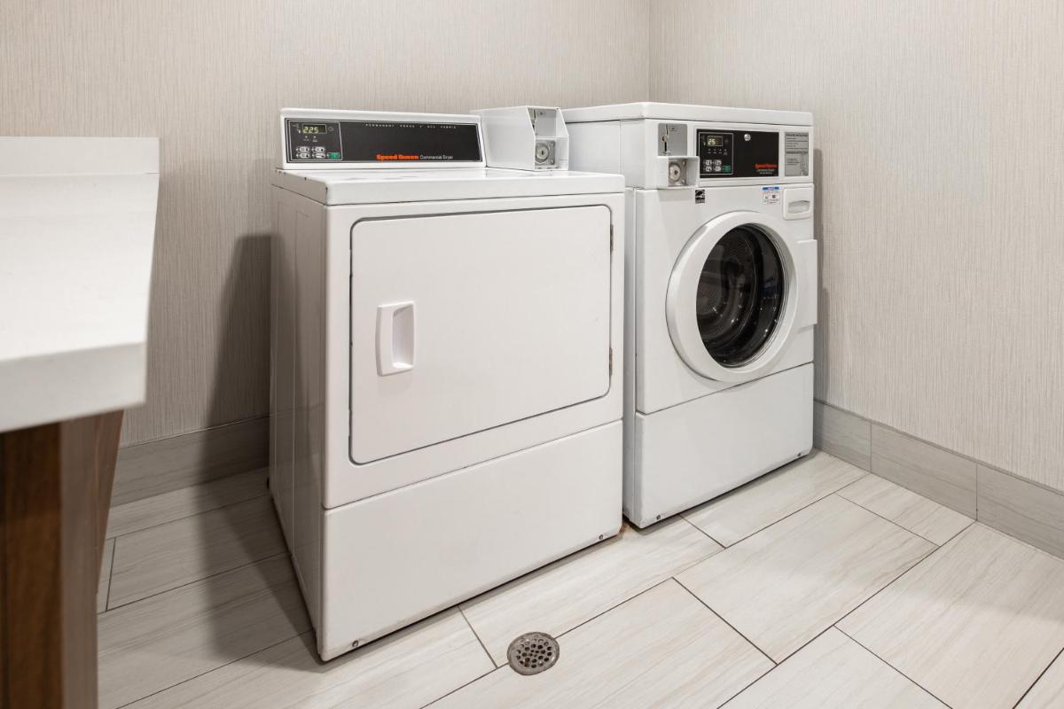 Holiday Inn Express Hotel & Suites Chattanooga -East Ridge an IHG Hotel - image 7