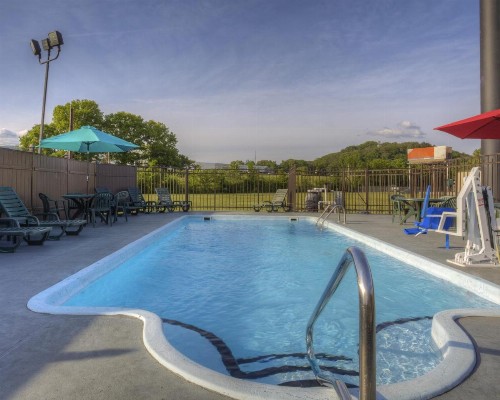 Howard Johnson by Wyndham Chattanooga Lookout Mountain - image 10