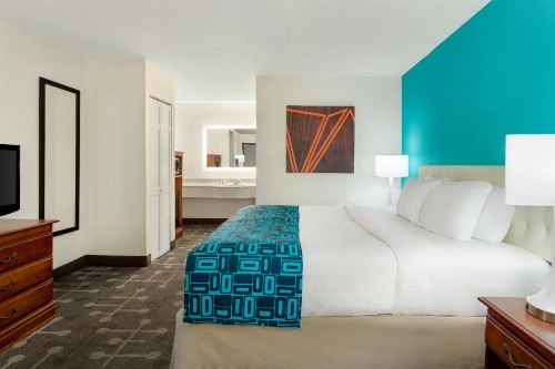 Howard Johnson by Wyndham Chattanooga Lookout Mountain - image 11