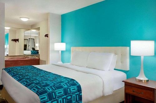 Howard Johnson by Wyndham Chattanooga Lookout Mountain - image 2