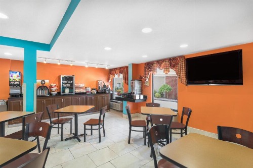 Howard Johnson by Wyndham Chattanooga Lookout Mountain - image 3