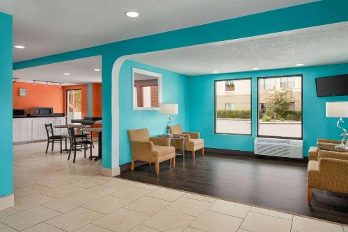 Howard Johnson by Wyndham Chattanooga Lookout Mountain - image 32