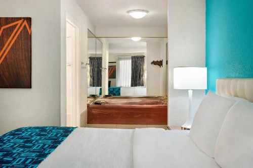 Howard Johnson by Wyndham Chattanooga Lookout Mountain - image 38