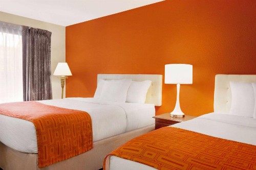 Howard Johnson by Wyndham Chattanooga Lookout Mountain - image 40