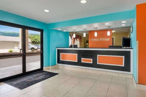 Howard Johnson by Wyndham Chattanooga Lookout Mountain - image 6