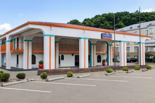 Howard Johnson by Wyndham Chattanooga Lookout Mountain - image 9