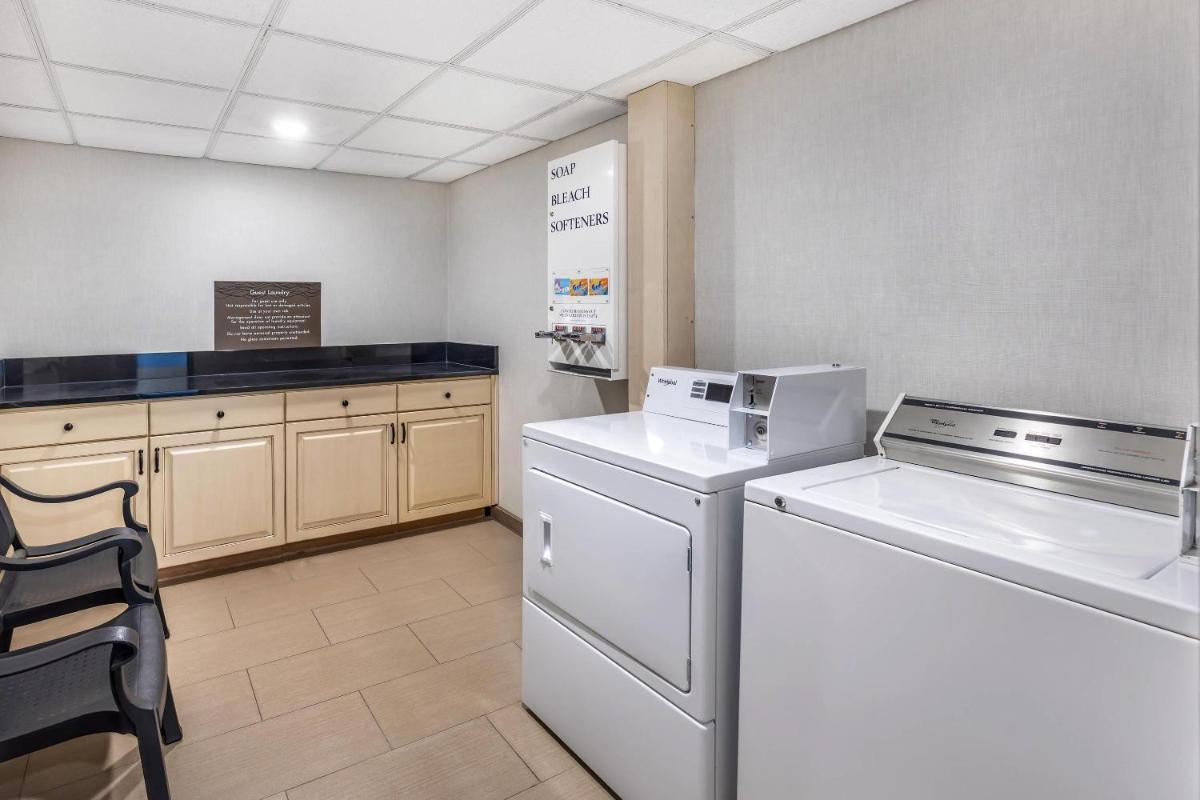 Comfort Inn & Suites Lookout Mountain - image 7