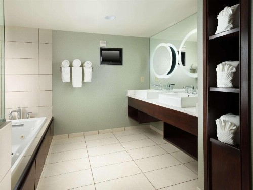 DoubleTree by Hilton Chattanooga Downtown - image 30