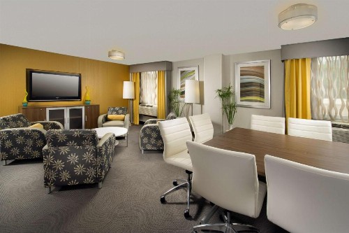 DoubleTree by Hilton Chattanooga Downtown - image 7