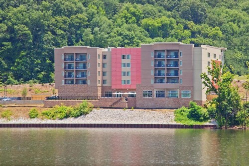 SpringHill Suites by Marriott Downtown Chattanooga/Cameron Harbor - image 2