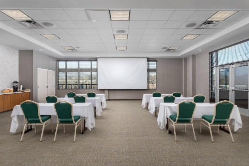 SpringHill Suites by Marriott Downtown Chattanooga/Cameron Harbor - image 38