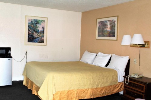 Cascades Motel - Chattanooga - image 9
