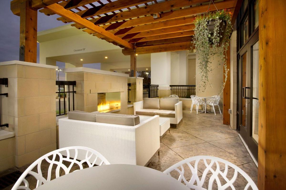Hampton Inn & Suites Chattanooga/Hamilton Place - image 3