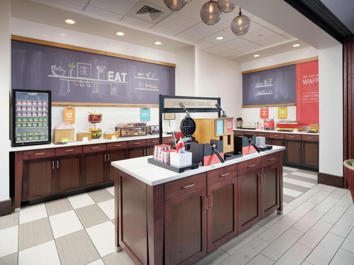 Hampton Inn & Suites Chattanooga/Hamilton Place - image 7