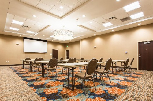 Holiday Inn Hotel & Suites Chattanooga an IHG Hotel - image 23