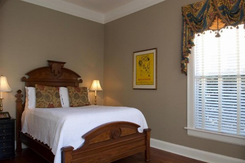 Bluff View Inn - image 22