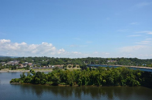 Bluff View Inn - image 27