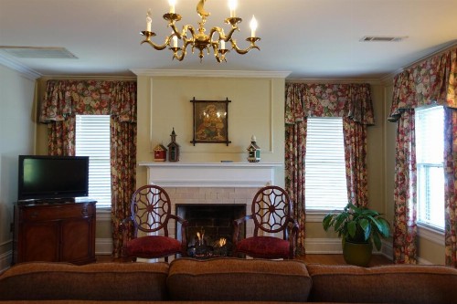 Bluff View Inn - image 30