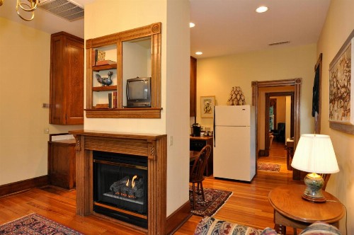 Bluff View Inn - image 39