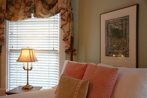 Bluff View Inn - image 50