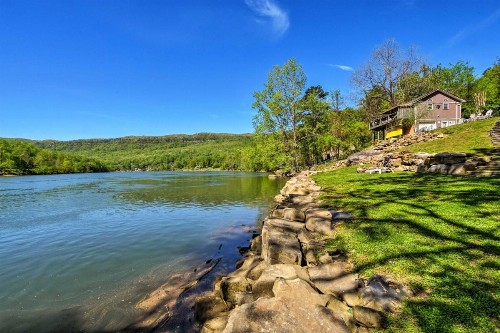 Cozy Cabin on Tenn River - 10 Mi to Chattanooga! - image 8