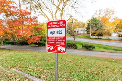 2 Bed/ 1 Bath efficiency Apartment- Close to Downtown! - image 2
