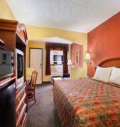 Travelodge I-75 / Airport North