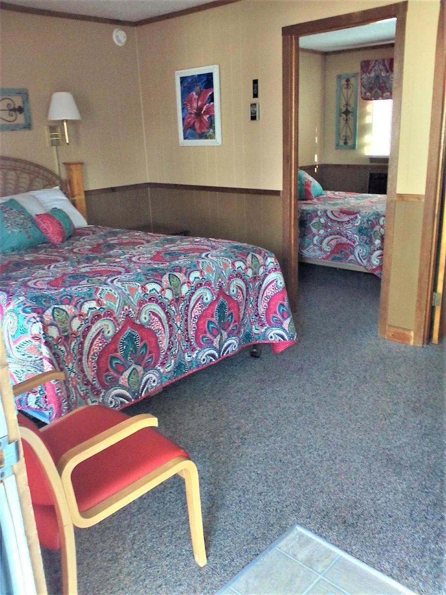 The Monarch Motel - image 4