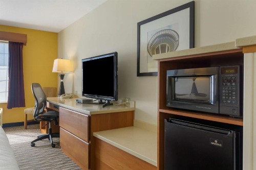 Best Western Plus Park Place Inn & Suites - image 15