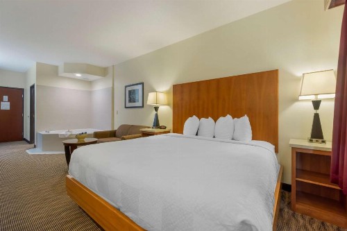 Best Western Plus Park Place Inn & Suites - image 20
