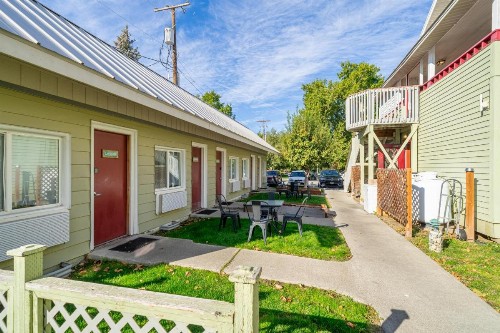 Riverwalk Inn - image 25