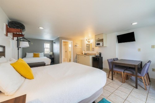 Riverwalk Inn - image 31