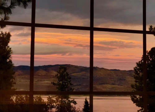 Lakeside Lodge and Suites - image 31