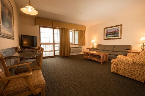 Lakeside Lodge and Suites - image 48