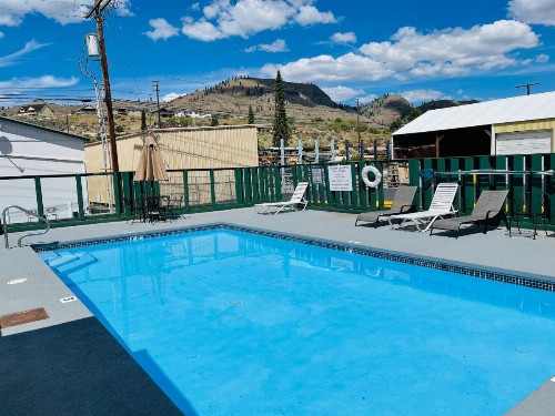 Apple Inn Motel - image 13