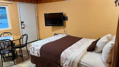 Apple Inn Motel - image 17