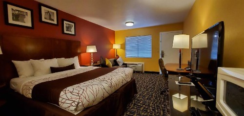 Apple Inn Motel - image 29