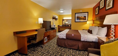 Apple Inn Motel - image 32