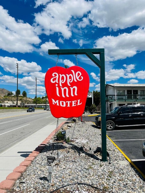 Apple Inn Motel - image 39