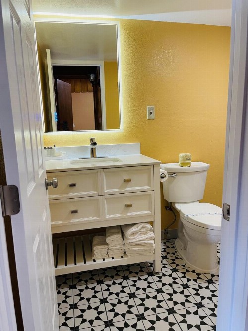 Apple Inn Motel - image 46